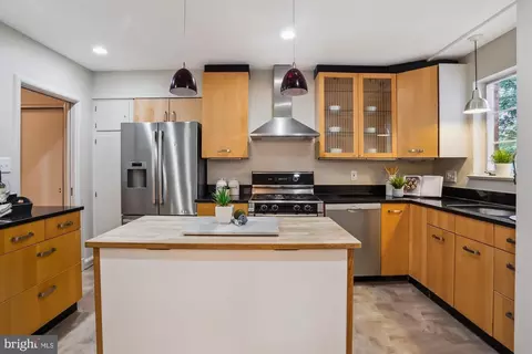Kitchen - 1407 Crestridge Dr, Silver Spring, MD 20910 photo 1 of 5