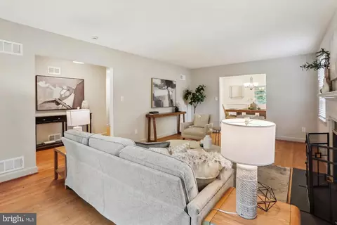 Living - 1407 Crestridge Dr, Silver Spring, MD 20910 photo 4 of 8