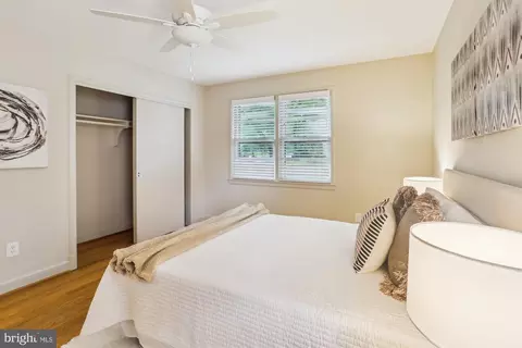 Bedroom - 1407 Crestridge Dr, Silver Spring, MD 20910 photo 6 of 8