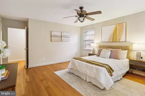 Bedroom - 1407 Crestridge Dr, Silver Spring, MD 20910 photo 2 of 8
