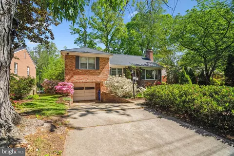 Exterior - 1407 Crestridge Dr, Silver Spring, MD 20910 photo 6 of 13