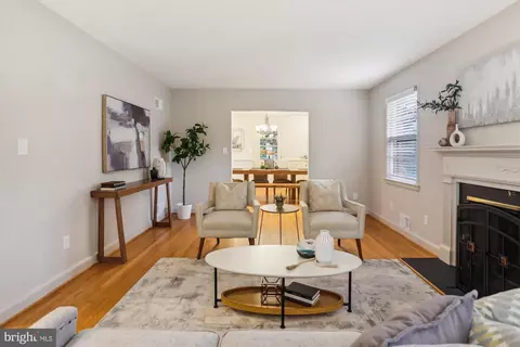Living - 1407 Crestridge Dr, Silver Spring, MD 20910 photo 5 of 8
