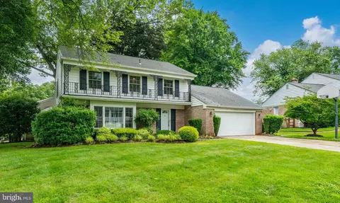 9217 Wooden Bridge Rd, Potomac, MD 20854