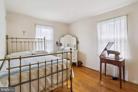 Bedroom - 1606 Peacock Ln, Silver Spring, MD 20904 photo 5 of 6
