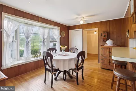 Dining - 1606 Peacock Ln, Silver Spring, MD 20904 photo 5 of 7