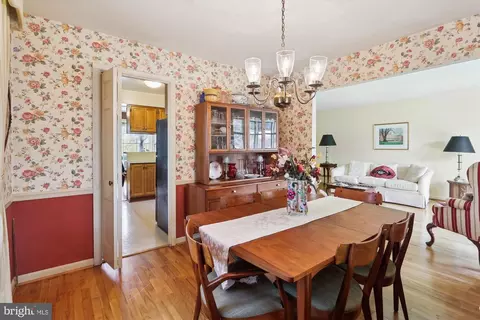 Dining - 1606 Peacock Ln, Silver Spring, MD 20904 photo 3 of 7