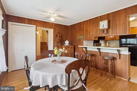 Dining - 1606 Peacock Ln, Silver Spring, MD 20904 photo 6 of 7