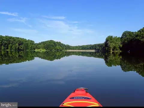 View/Area - 19407 Dry Seneca Ct, Poolesville, MD 20837 photo 3 of 5