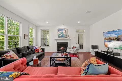 Living - 19407 Dry Seneca Ct, Poolesville, MD 20837 photo 1 of 5