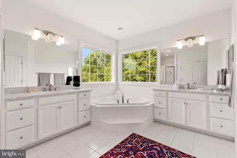 Bath - 19407 Dry Seneca Ct, Poolesville, MD 20837 photo 1 of 6