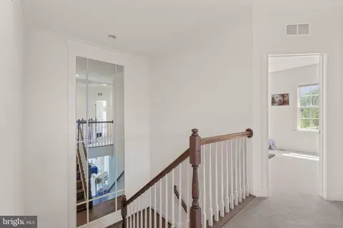 Entry Way - 19407 Dry Seneca Ct, Poolesville, MD 20837 photo 8 of 10