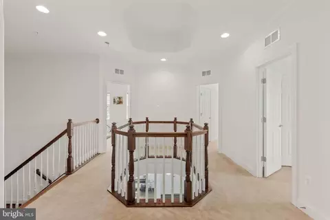Entry Way - 19407 Dry Seneca Ct, Poolesville, MD 20837 photo 9 of 10