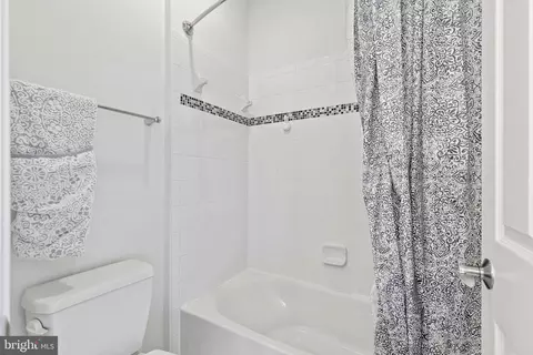 Bath - 19407 Dry Seneca Ct, Poolesville, MD 20837 photo 6 of 6