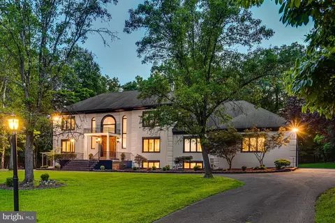 9118 Bells Mill Rd, Potomac, MD 20854