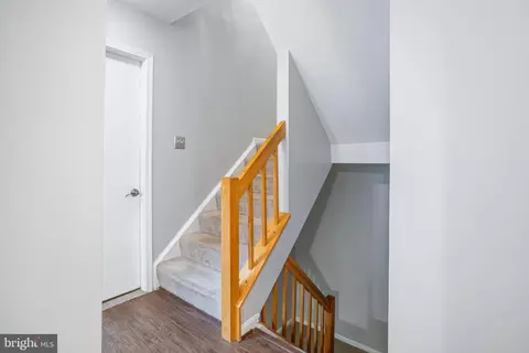 Entry Way - 1651 Hugo Cir, Silver Spring, MD 20906 photo 2 of 4