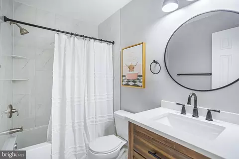 Bath - 1651 Hugo Cir, Silver Spring, MD 20906 photo 3 of 4