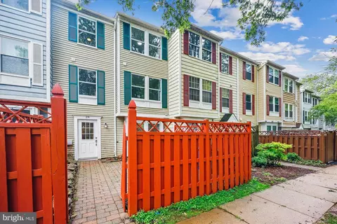 24 Whitechurch Ct, Germantown, MD 20874