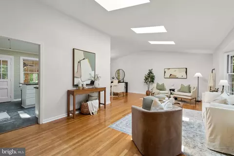 Entry Way - 200 Eldrid Dr, Silver Spring, MD 20904 photo 2 of 2