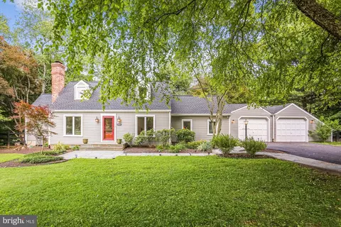 16001 Avery Rd, Rockville, MD 20855