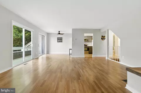 9873 Dockside, Montgomery Village, MD 20886