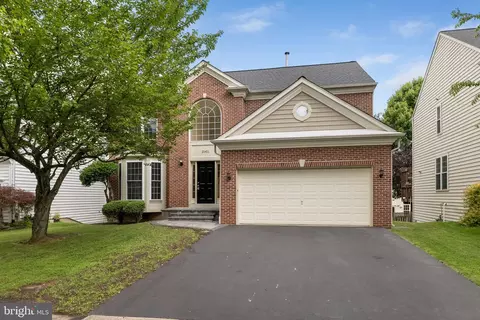 21411 Emerald Dr, Germantown, MD 20876