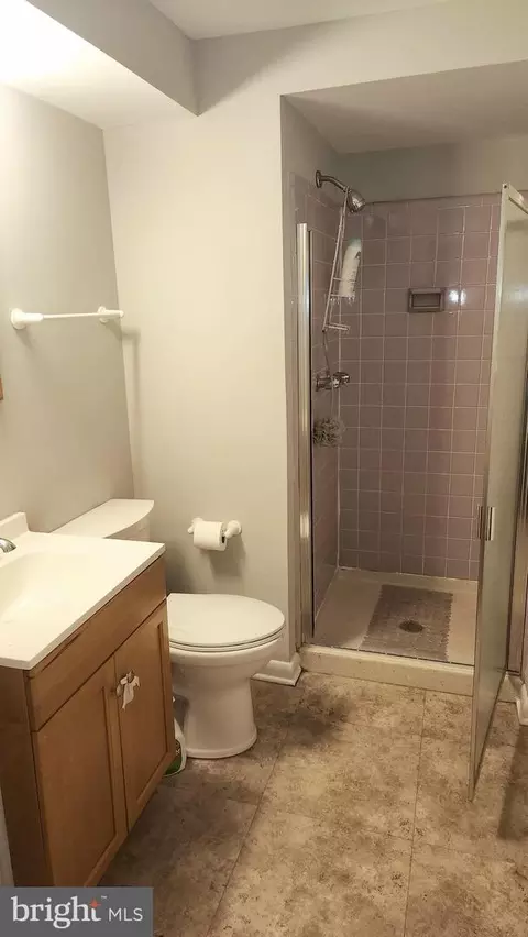 Bath - 12912 Middlevale Ln, Silver Spring, MD 20906 photo 5 of 5