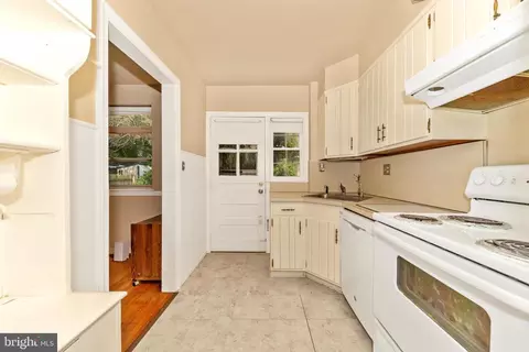 11944 Andrew St, Silver Spring, MD 20902 photo 6