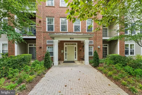 500 King Farm #303, Rockville, MD 20850