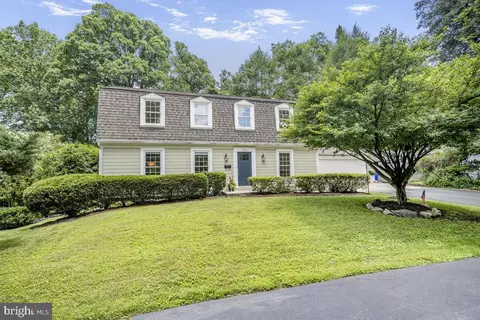 5410 Waneta Rd, Bethesda, MD 20816