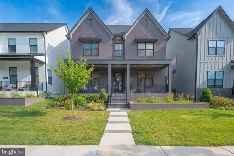 6908 Greyswood Rd, Bethesda, MD 20817