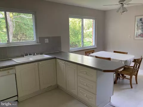 306 Charlton Ct, Silver Spring, MD 20902 photo 3