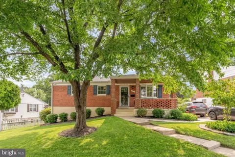 11411 Grayling Ln, Rockville, MD 20852