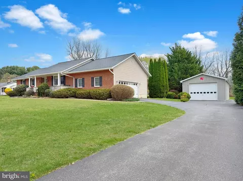 25009 Silver Crest Dr, Gaithersburg, MD 20882