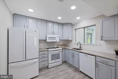 3533 Fitzhugh Ln #77-A, Silver Spring, MD 20906 photo 9