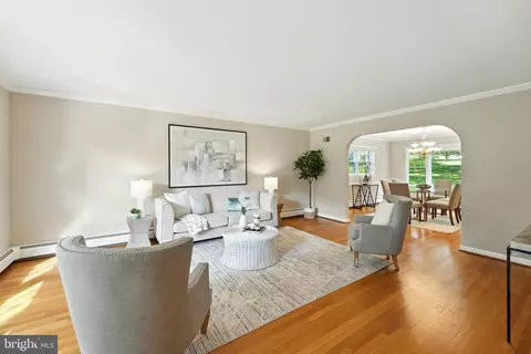 Living - 508 Vierling Dr, Silver Spring, MD 20904 photo 2 of 5