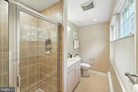 Bath - 508 Vierling Dr, Silver Spring, MD 20904 photo 6 of 10