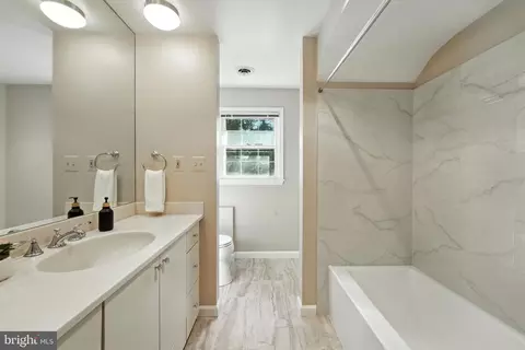 Bath - 508 Vierling Dr, Silver Spring, MD 20904 photo 8 of 10
