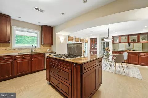 Kitchen - 508 Vierling Dr, Silver Spring, MD 20904 photo 4 of 6