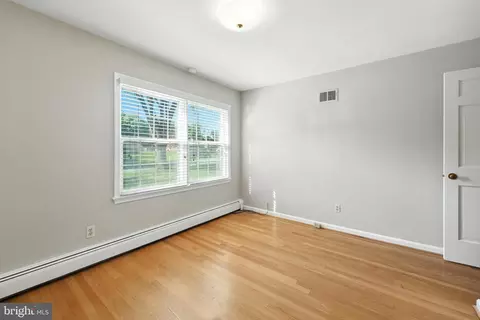 Bedroom - 508 Vierling Dr, Silver Spring, MD 20904 photo 2 of 10