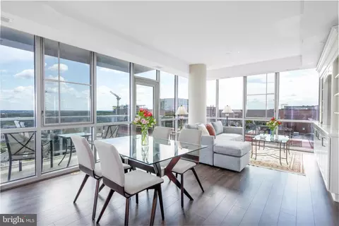 930 Rose Ave #1704, North Bethesda, MD 20852