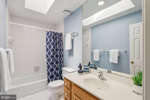 Bath - 15313 Watergate Rd, Silver Spring, MD 20905 photo 5 of 5