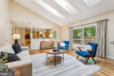 Living - 15313 Watergate Rd, Silver Spring, MD 20905 photo 6 of 6