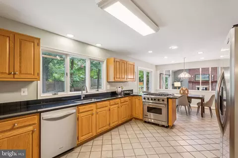 Kitchen - 15313 Watergate Rd, Silver Spring, MD 20905 photo 2 of 2