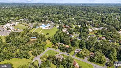 View/Area - 15313 Watergate Rd, Silver Spring, MD 20905 photo 7 of 10