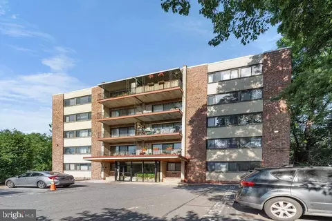 8308 Flower Ave #403, Takoma Park, MD 20912
