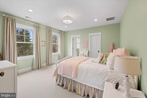 Bedroom - 9414 Thrush Ln, Potomac, MD 20854 photo 2 of 5