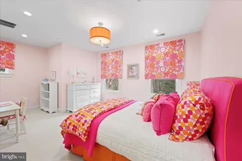 Bedroom - 9414 Thrush Ln, Potomac, MD 20854 photo 3 of 5