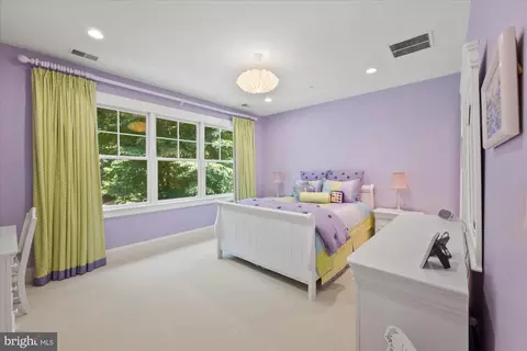 Bedroom - 9414 Thrush Ln, Potomac, MD 20854 photo 4 of 5