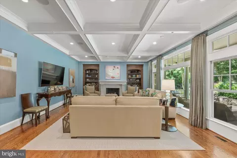 Living - 9414 Thrush Ln, Potomac, MD 20854 photo 1 of 3