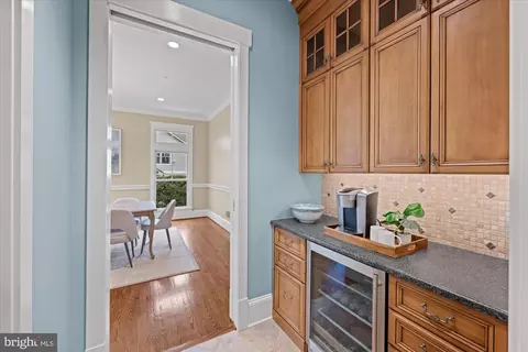 Entry Way - 9414 Thrush Ln, Potomac, MD 20854 photo 2 of 3